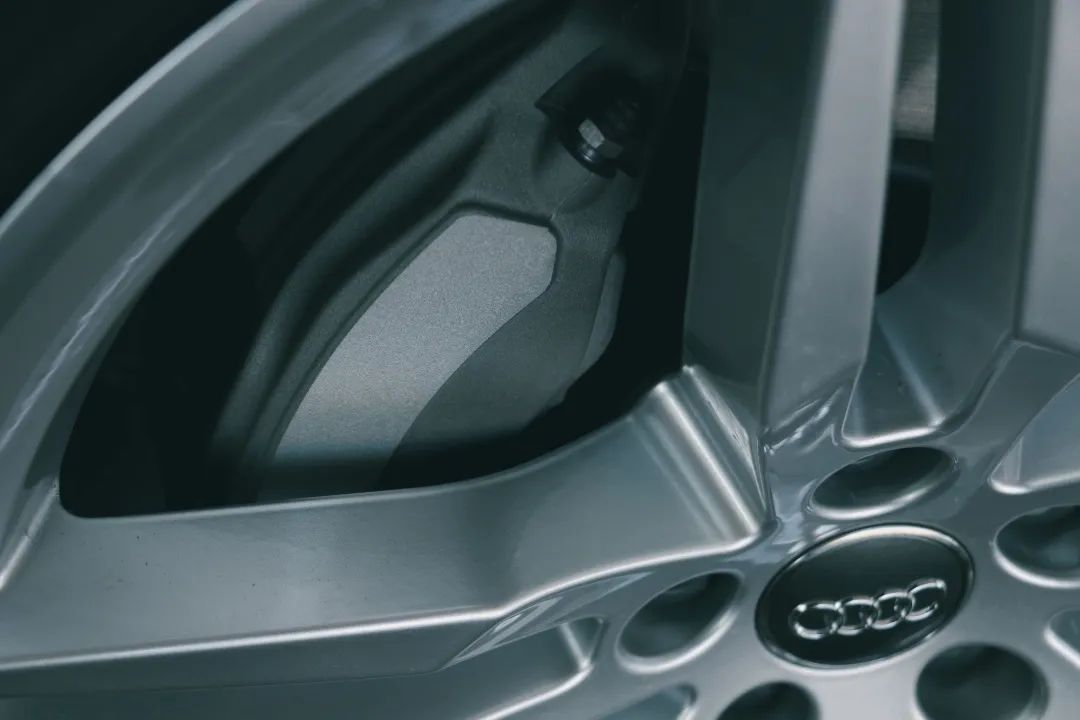 奥迪a5a6哪个好,奥迪a53.0机械增压