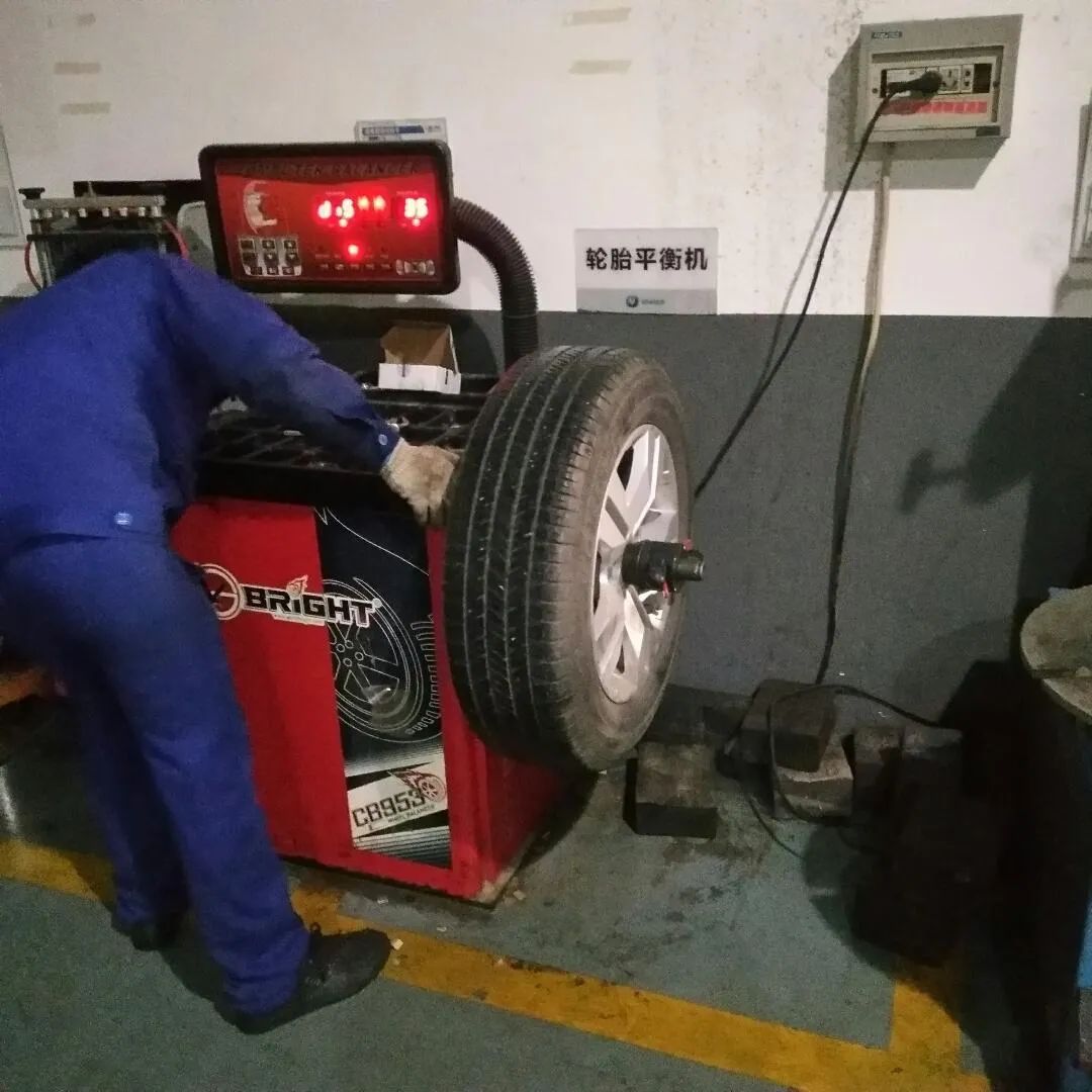 4年时间小伙轻松拿下百万奔驰,5万入手翼神怎么玩最有气质