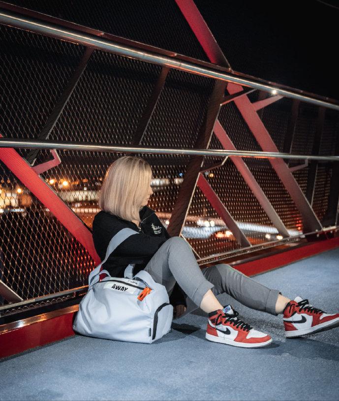 健身包hold不住,环保袋太显土,背SUBTLE运动旅行包能疯狂上分