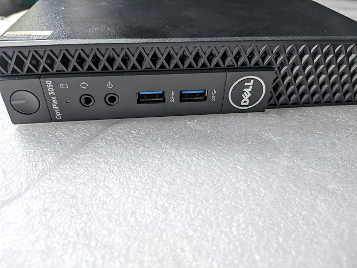 还没有曾经一个光驱大的电脑，东西虽小五脏俱全啊。