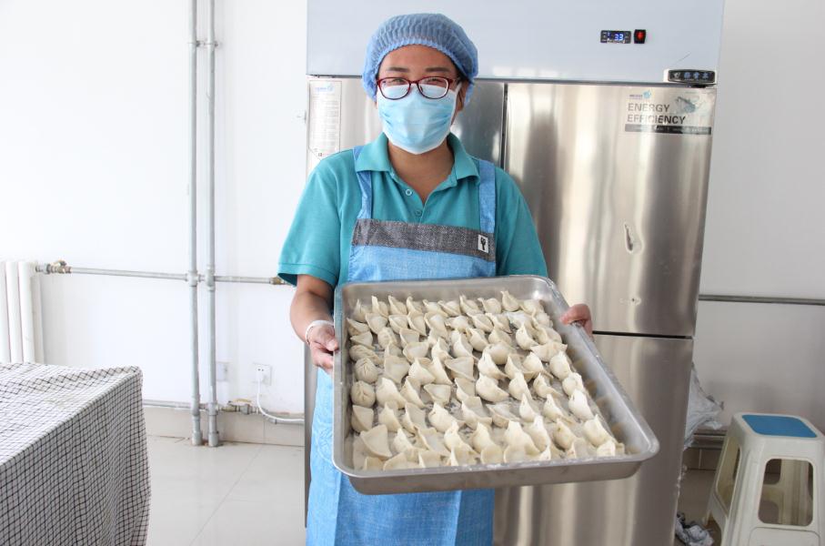 聊城市第四人民医院开展手工水饺加工特殊工娱治疗