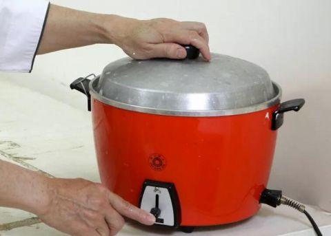 去除电饭锅污垢的小妙招,怎么去除电饭锅锈最好方法