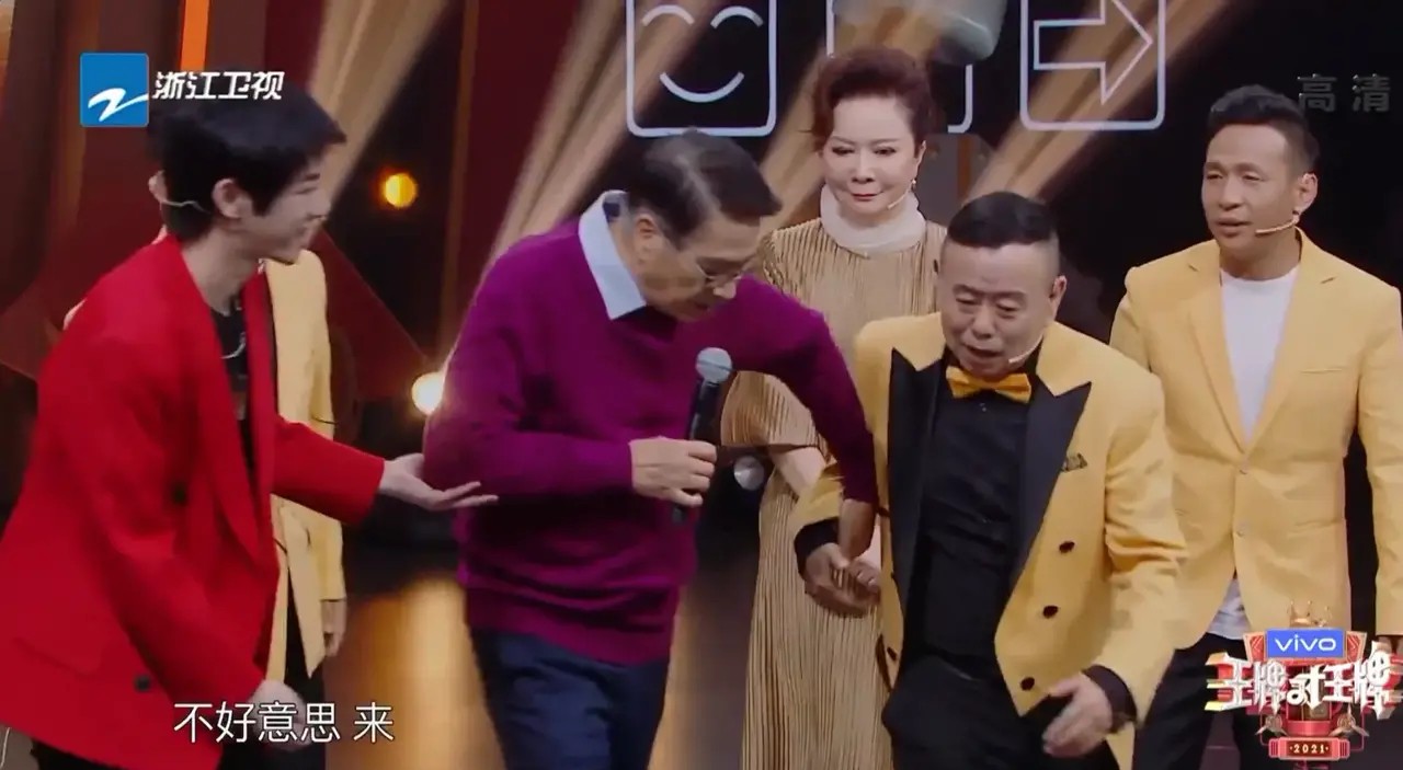 吴孟达肝癌去世的背后，是四个家庭三个女人和每月百万的生活费