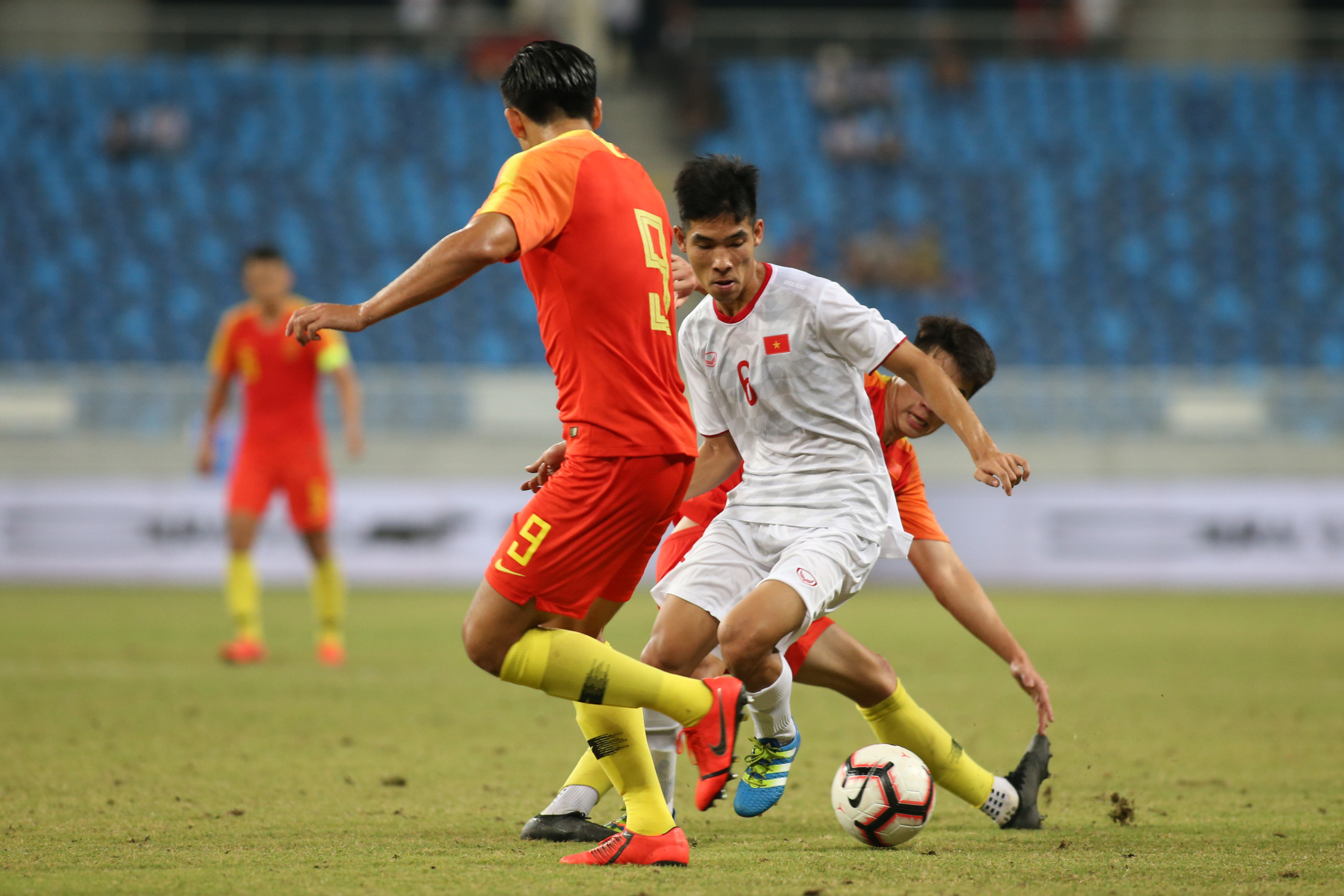 国奥在越南备战亚洲杯,足篮比赛