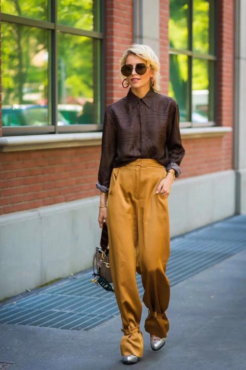 塞衣角今年最流行穿法,塞衣角搭配图解