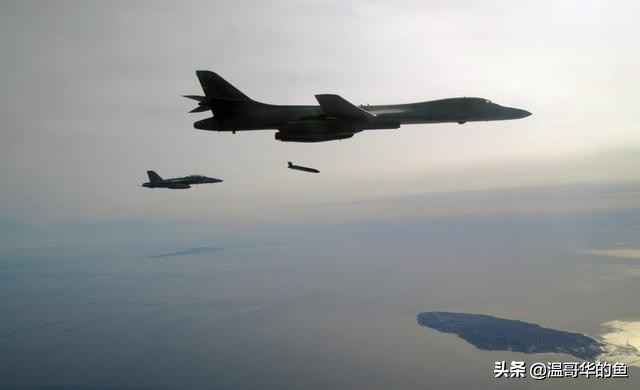 美军现役三大主力战略轰炸机b-1b,b-1b枪骑兵超音速轰炸机发动机