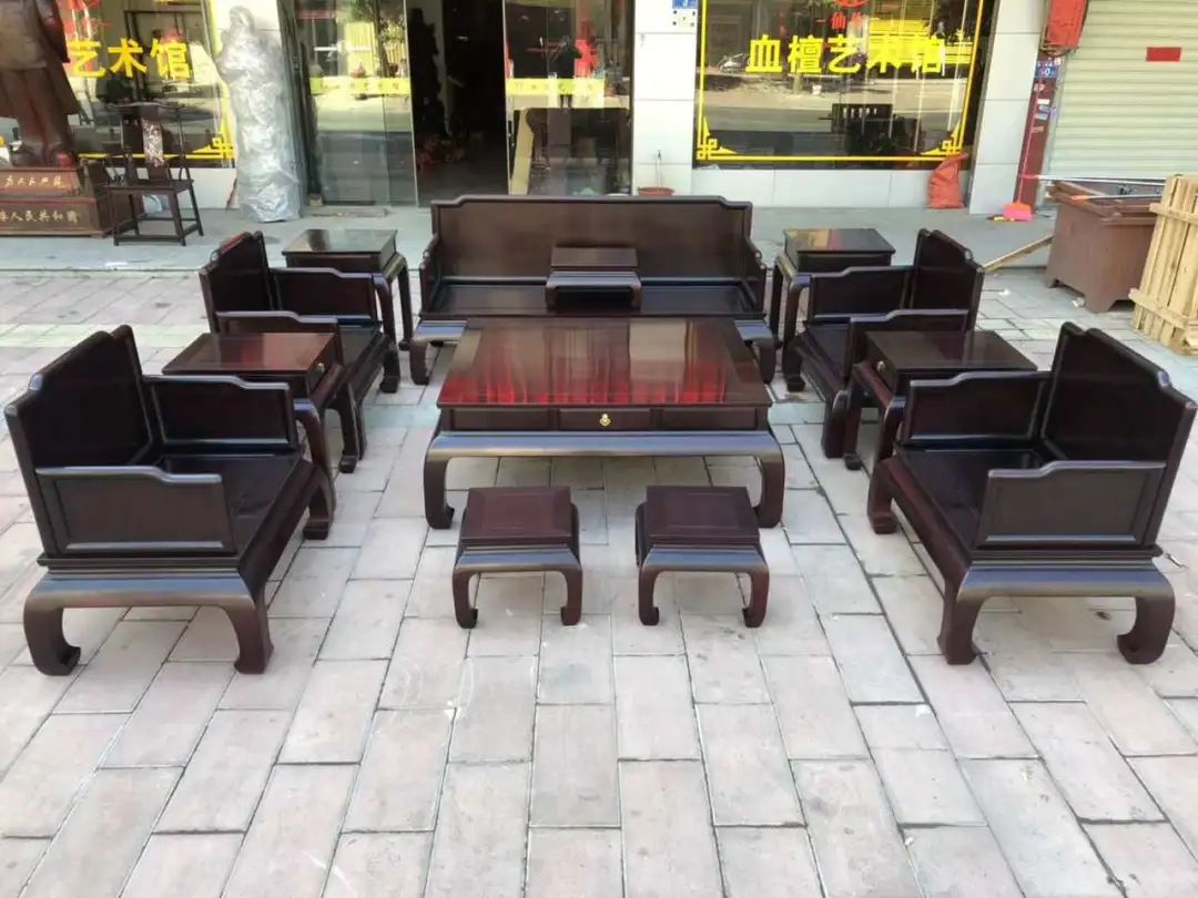 人养木三年木养人一生什么意思,红木家具适合家庭养吗