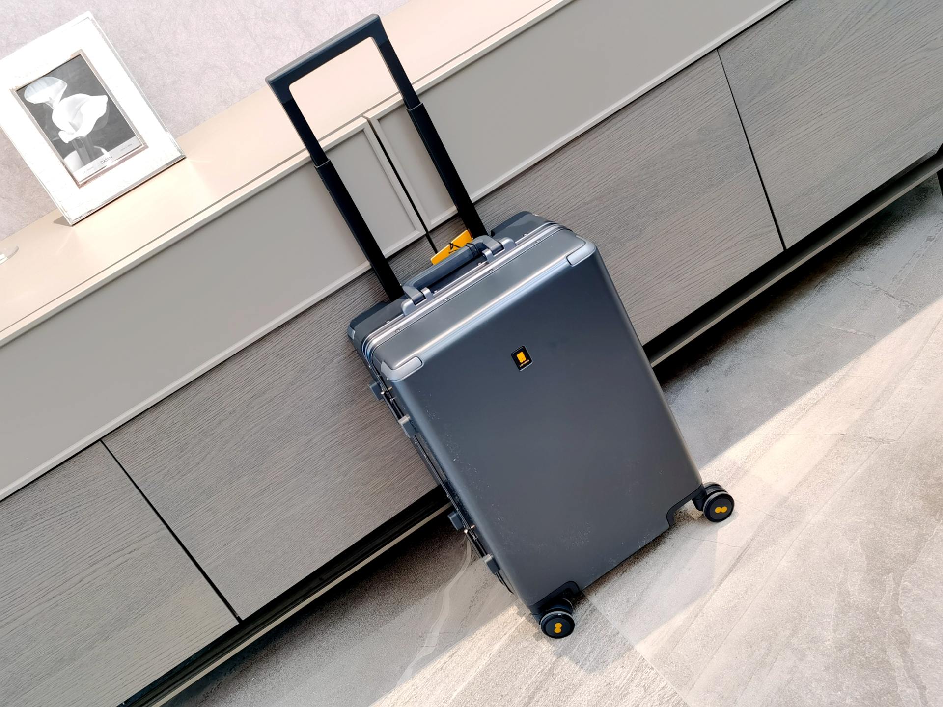 罗永浩地平线8号卖多少,罗永浩直播间旅行箱