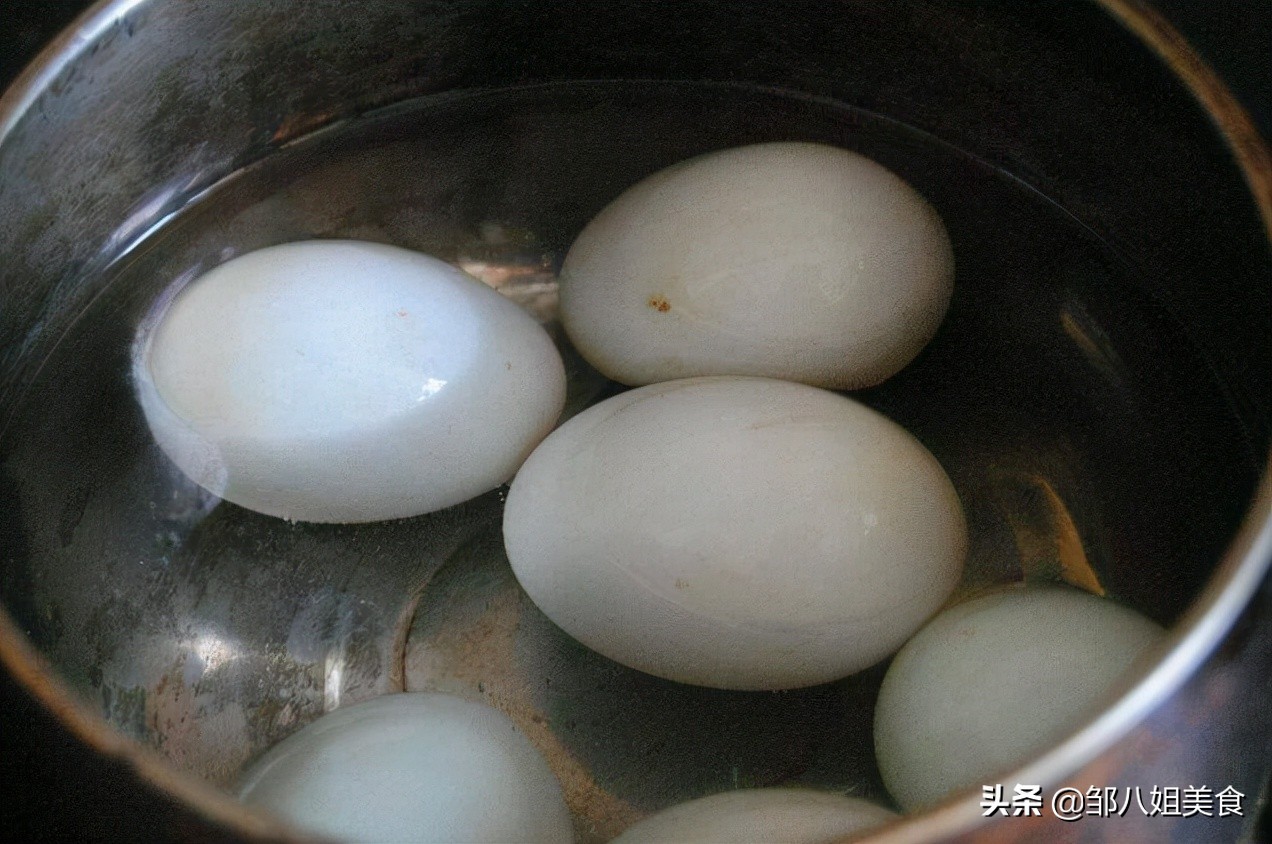 腌咸鸭蛋不放白酒怎么腌,腌咸鸭蛋不加盐的做法