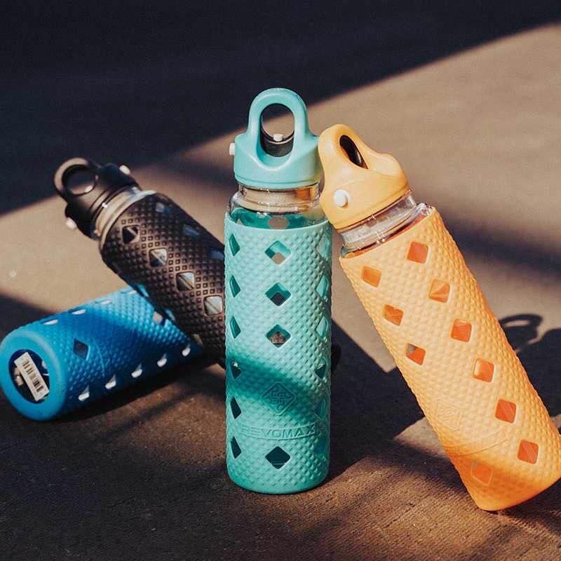 还在用双手费劲拧杯盖？我只要3根手指，1秒就开了！