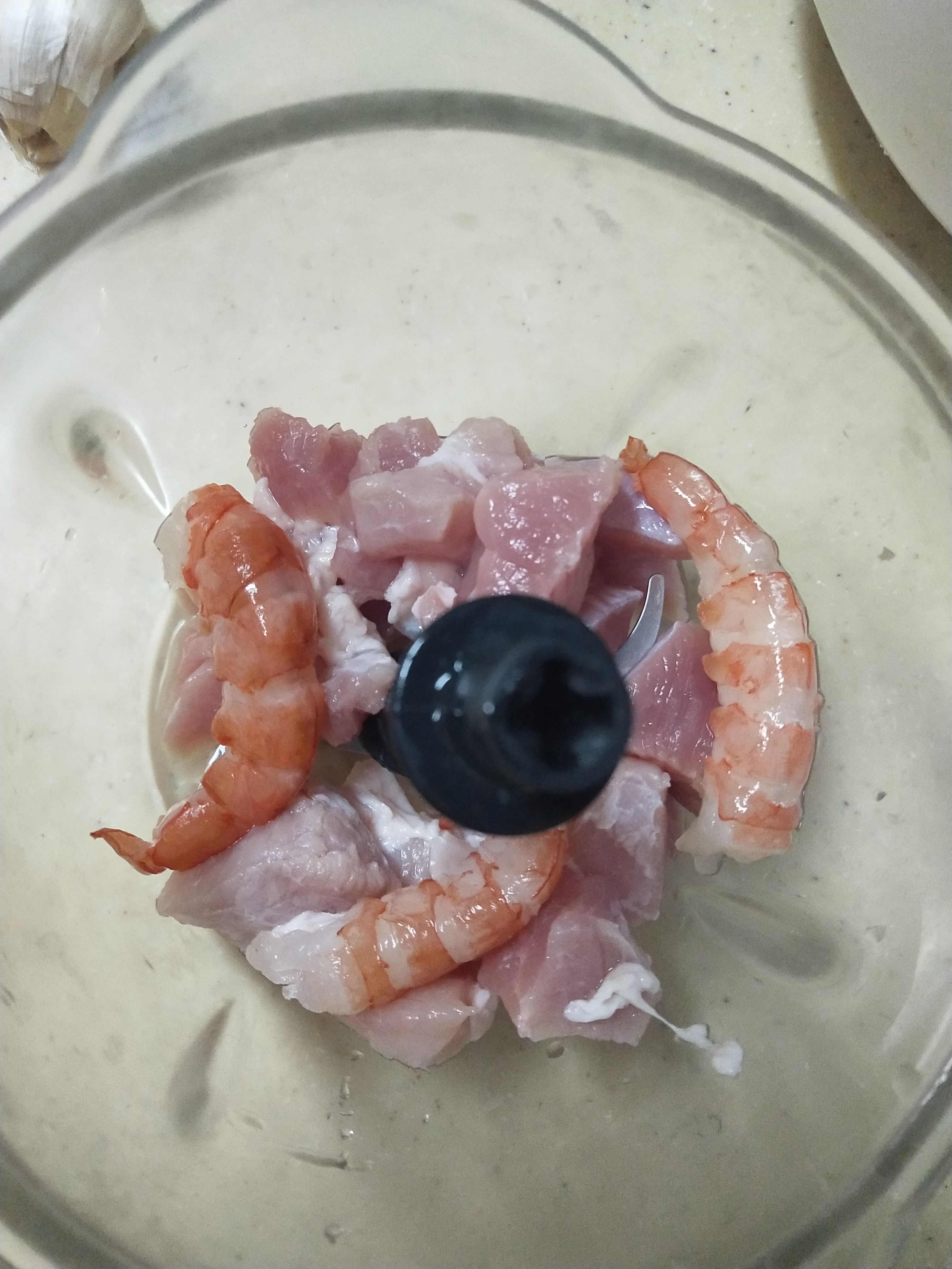 馄饨馅怎么调制又鲜又嫩不发酸,馄饨馅儿怎么调鲜嫩不柴