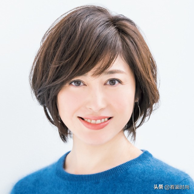一款适合大脸中年女性的短发,适合40-50岁女人细软发质短发