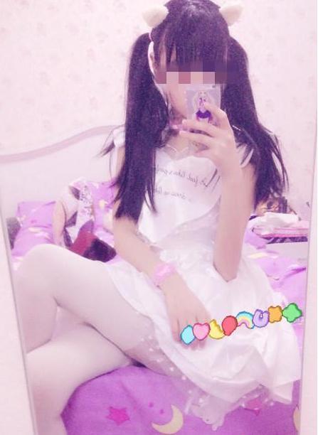 14岁女生晒“私房照”,早熟程度超乎想象,网友:尺度有点大