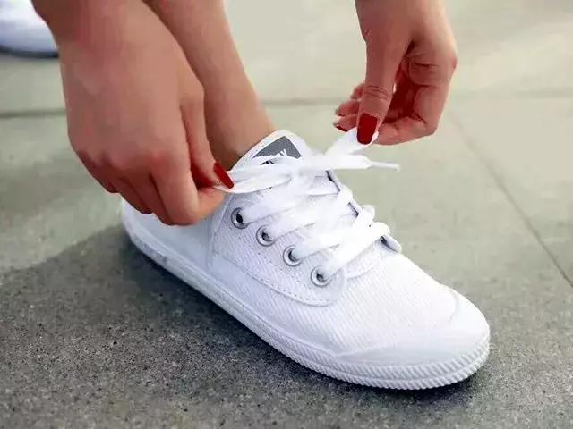 明星同款大牌小白鞋,国际大牌小白鞋