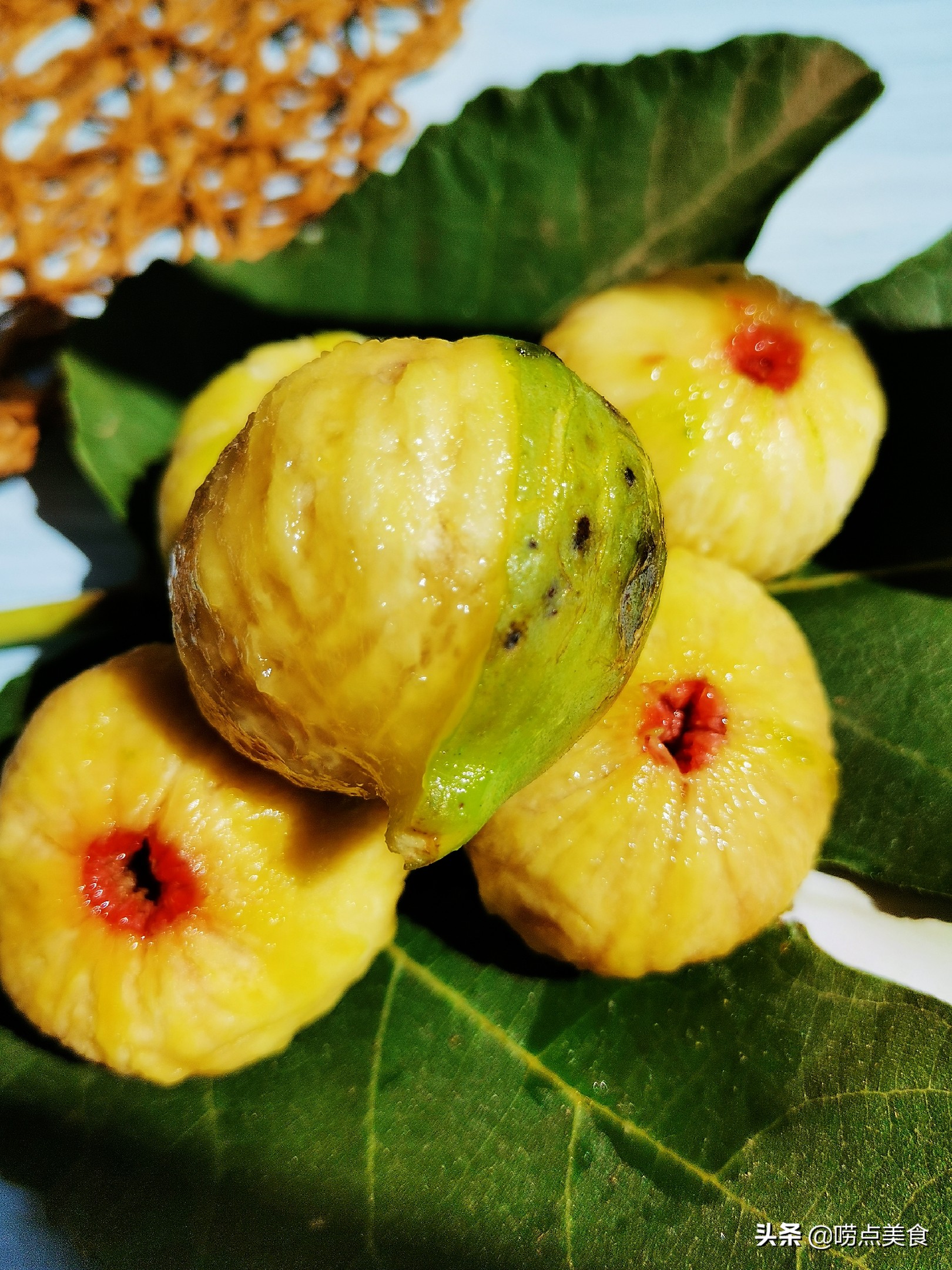 1看2捏3剥皮，妈，我终于会吃无花果了