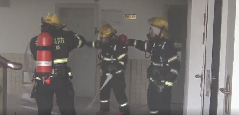 厦门一学校火灾,厦门一厂房突发大火消防前往救援