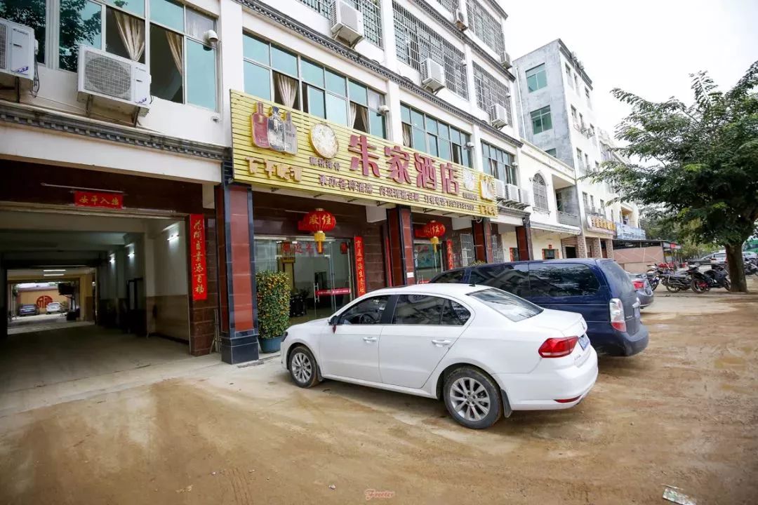 我们跟着本地人吃完这十家店，做了一份最靠谱的三亚美食线路