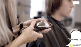 头发硬两边翘怎么办,男生头发很炸该怎么剪好看