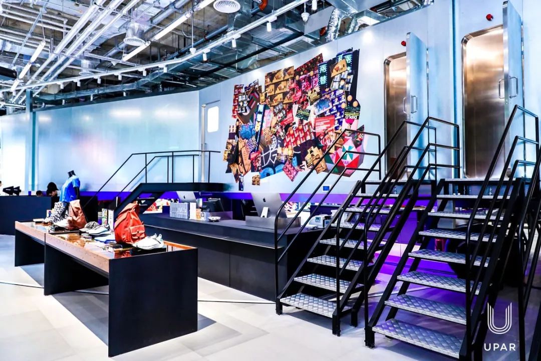 “Valentino红”降临东京，冠希哥说最近的生活“888”