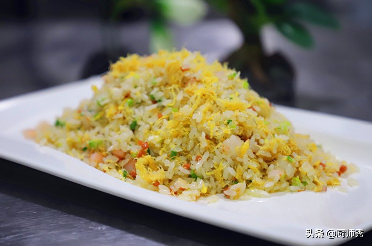 教你几个技巧蛋炒饭的做法,米饭冷藏做蛋炒饭粒粒分明