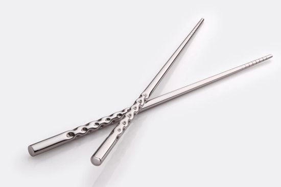 筷子是商朝时期妲己发明的,筷子可不是姜子牙或苏妲己发明的