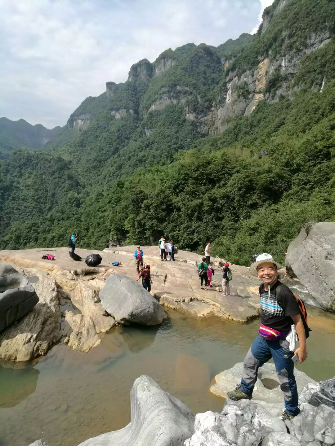 西漂湾瀑布群,建始西漂湾瀑布群