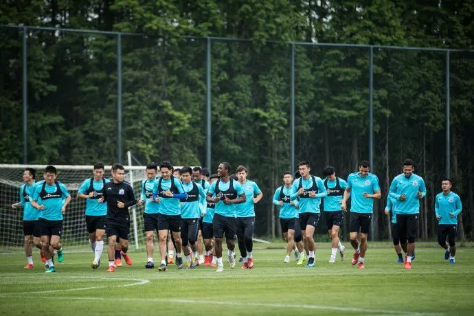 喂?有人做西班牙代购嘛?申花可能有这个需要......