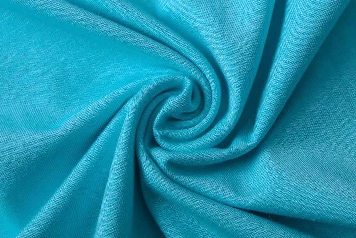 人手必备的polo衫要这样穿才时髦,大版型穿搭polo衫