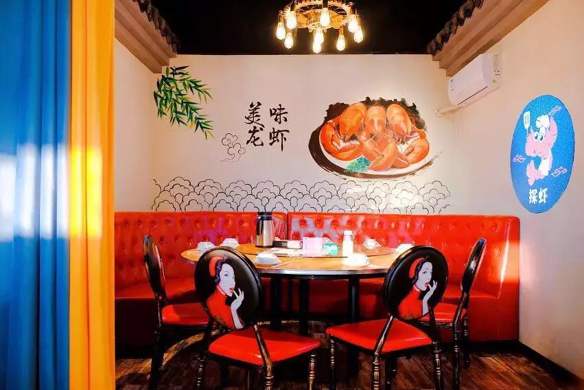 千人涌入二桥头狂欢！苦等365天，随州这个撸虾圣地一夜爆店！