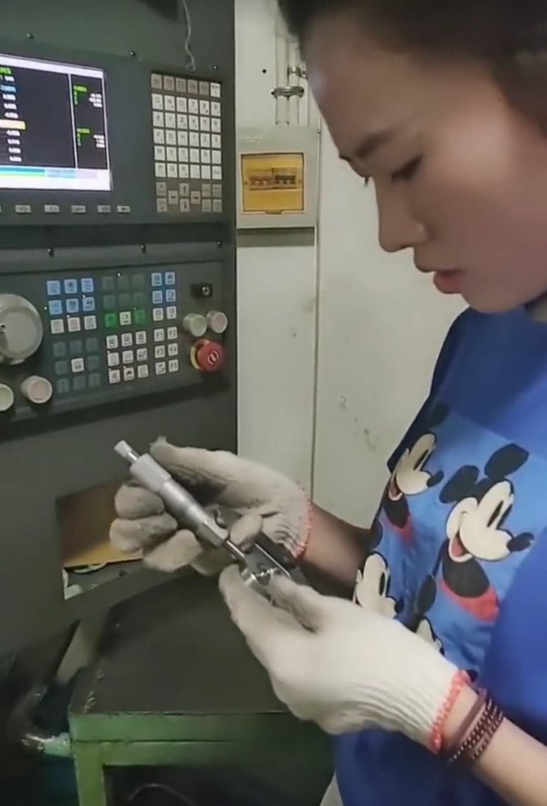 本科应届毕业生在富士康,本科进富士康三年后能到什么岗位