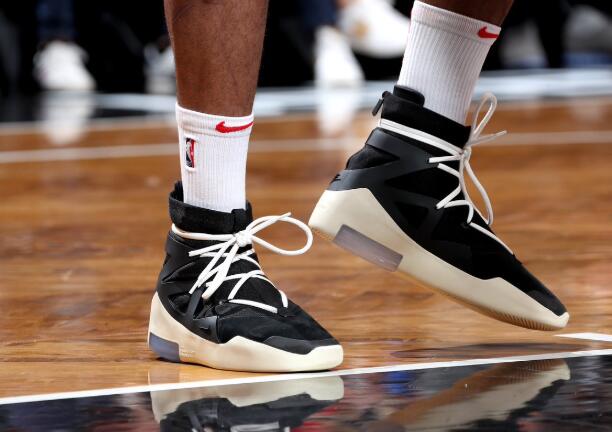 今日球场战靴鉴赏：塔克换鞋狂