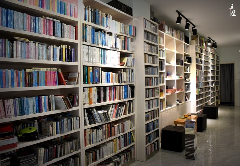 据说这是常州最后的音像店，80后美女老板娘，因爱好坚持20年