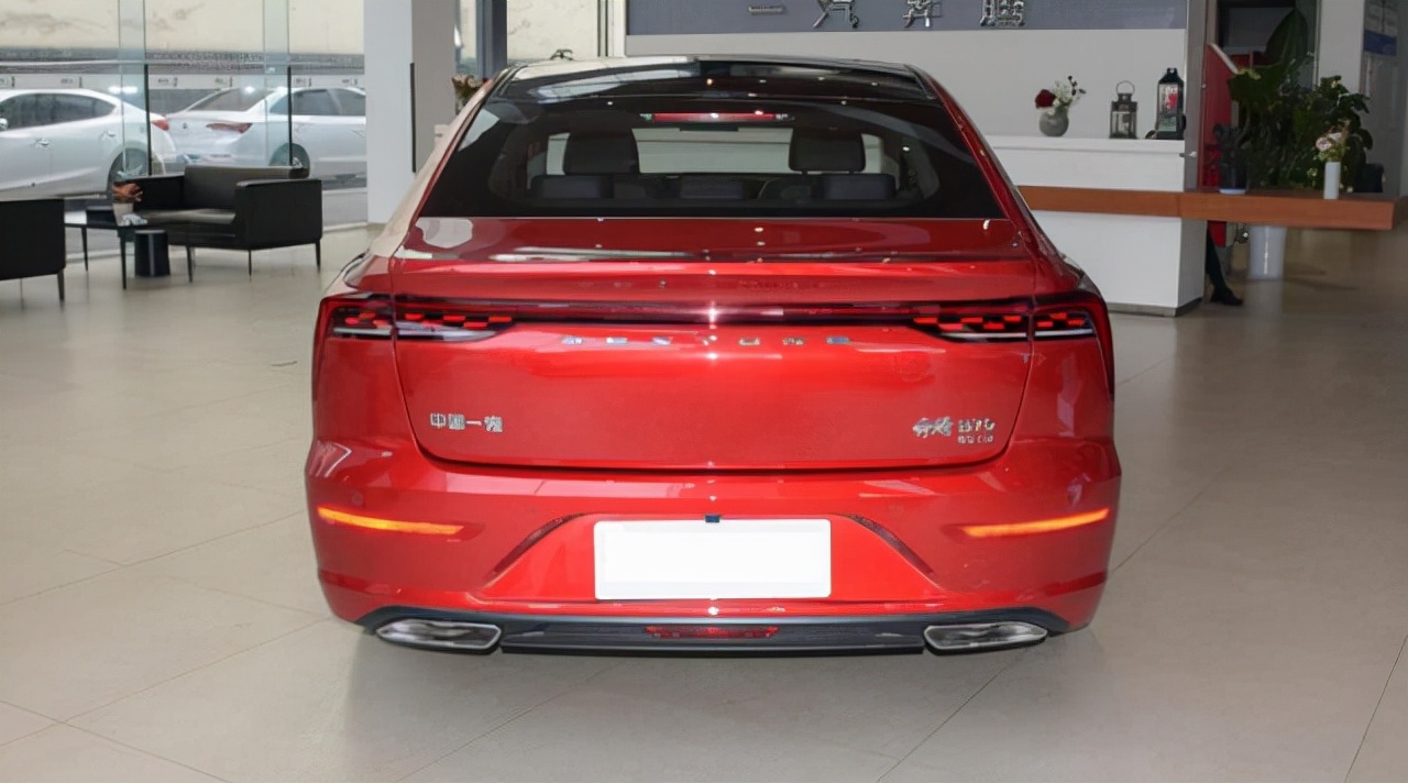 又一国产黑马亮相操控堪比途观,奔腾b70这款车怎么样值得购买吗