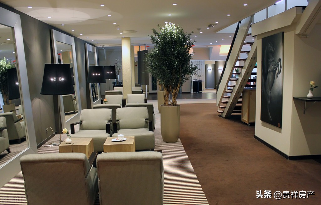 办公室养鱼用什么座位好,办公室养鱼多少条鱼为最佳