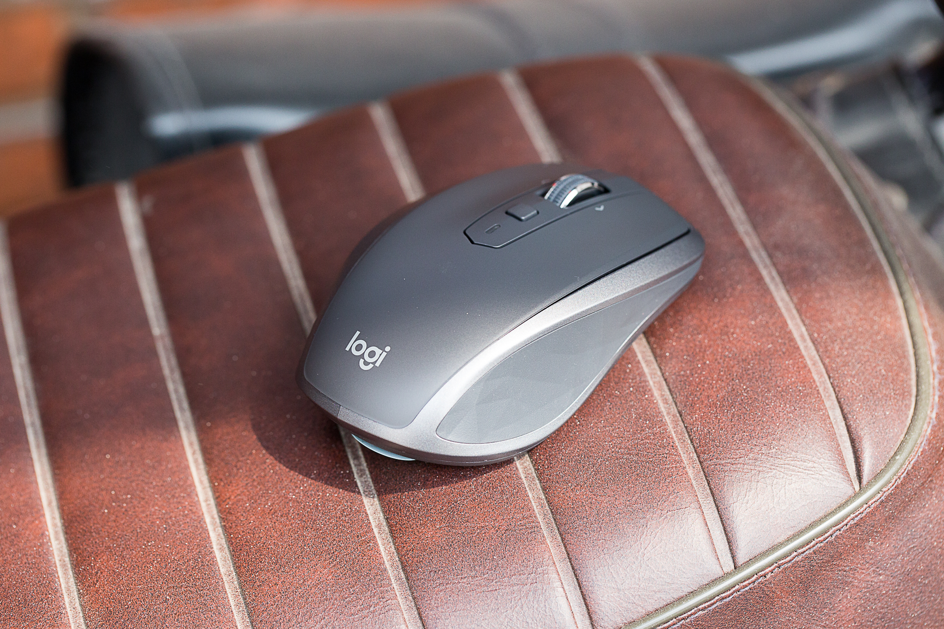 logitech无线鼠标都有哪些功能,适合女生的logitech无线鼠标