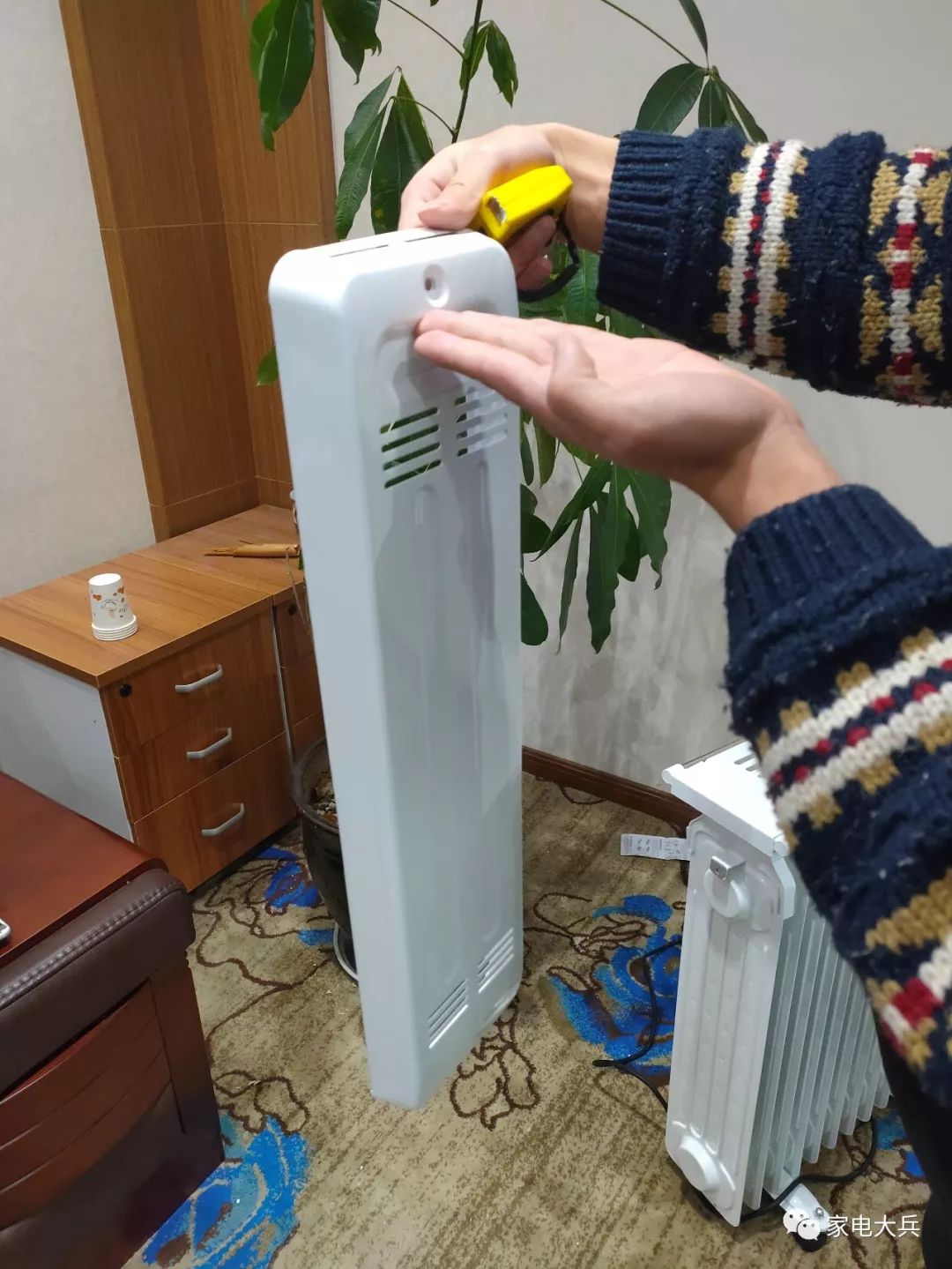 艾美特美的格力取暖器哪个好,格力与美的空调拆机对比视频