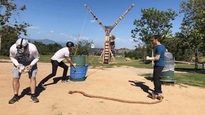 遭遇百般霸凌后，机器人竟将枪口对准人类
