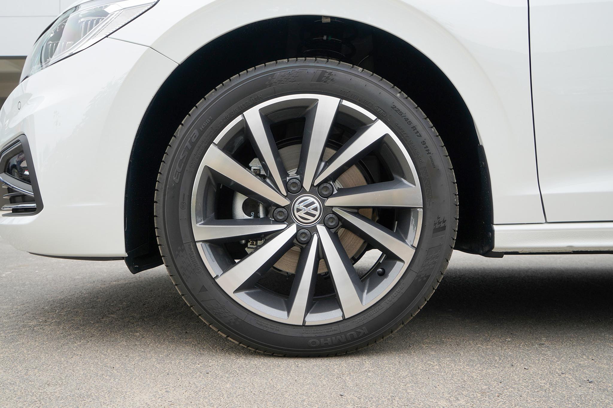 宝来2021款1.4t280精英落地价,宝来2019款改款280tsidsg精英型国vi