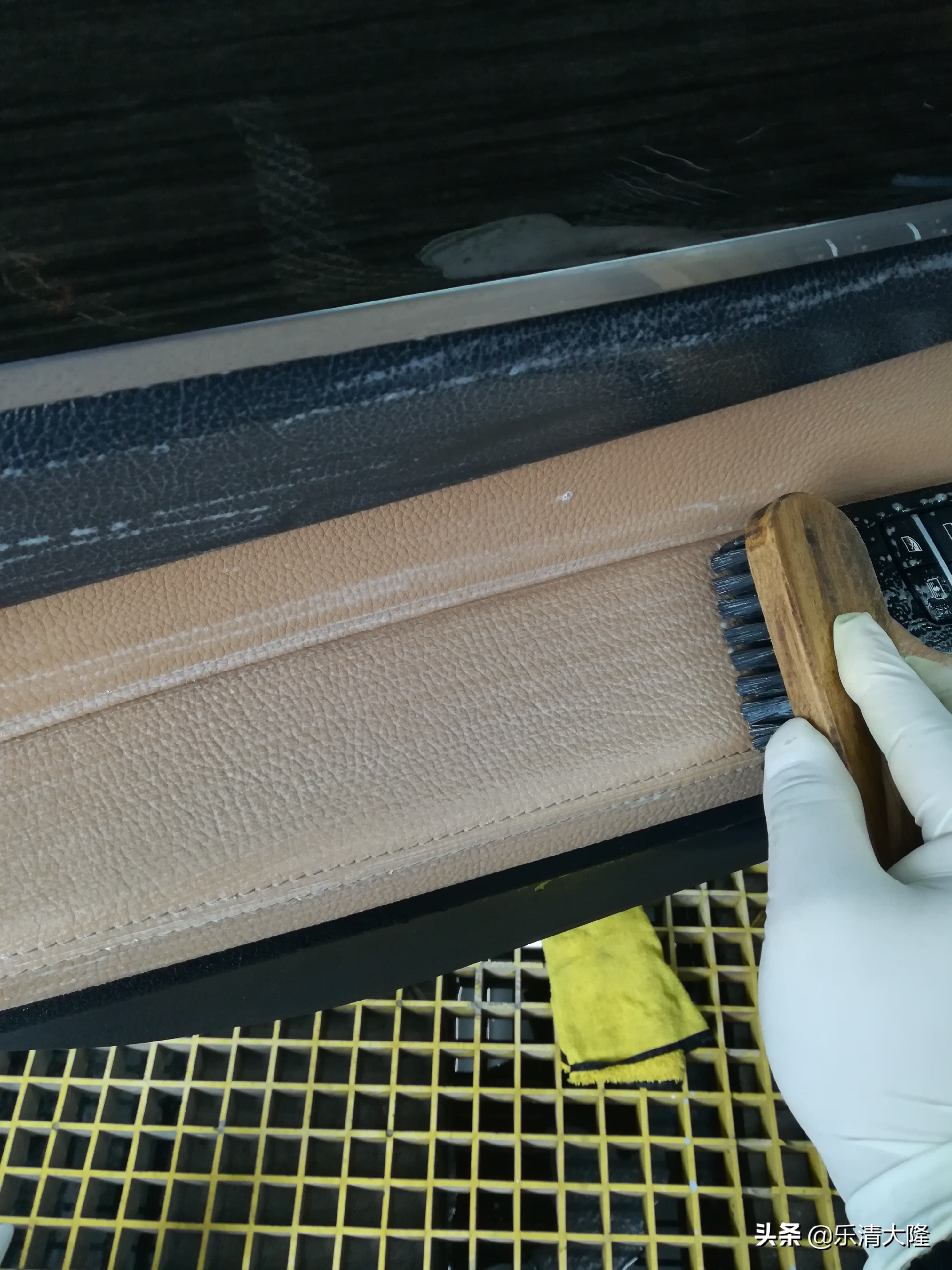 广州宝马7系内饰清洗,宝马7系发动机舱清洗