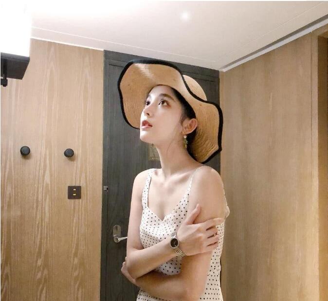 古力娜扎夏日穿搭似仙女,古力娜扎秀私服