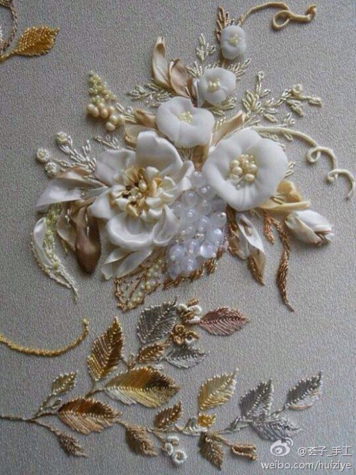 最新流行的十字手工刺绣,两条丝带绣的立体花瓣绣教程