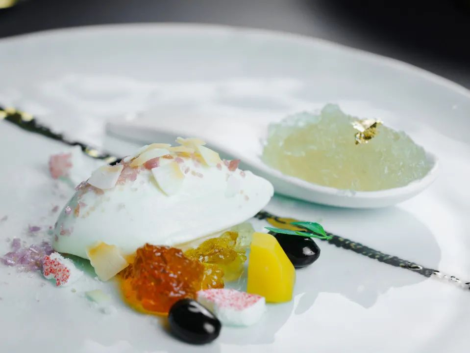 这家人均880的私房菜，连杯子都是施华洛世奇