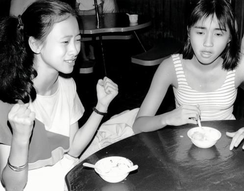 “宅男女神”*虹翁**的倔强人生,和她背后不得不提的男人们