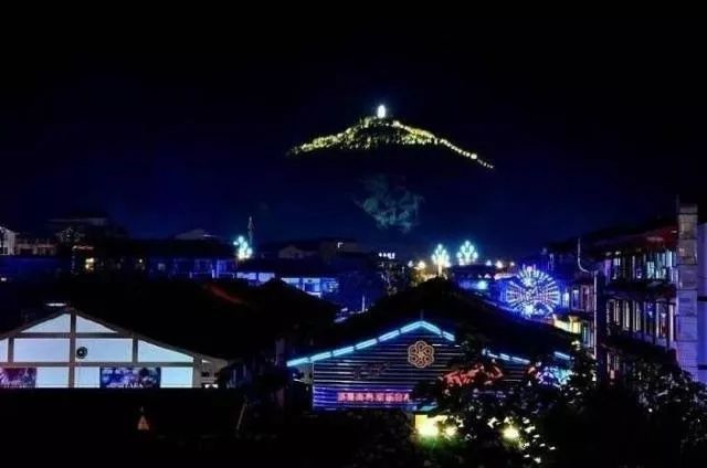 看重庆洪崖洞夜景去哪里,看重庆洪崖洞朝天门夜景最佳位置