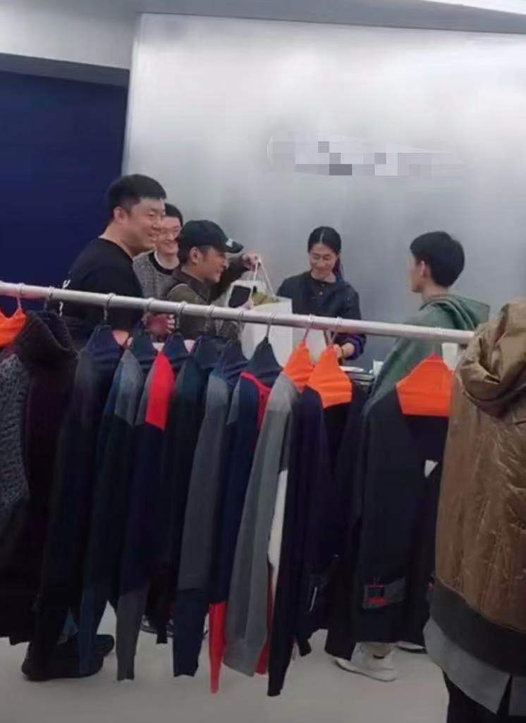 李维嘉社媒发文回应争议,李维嘉被怼的视频