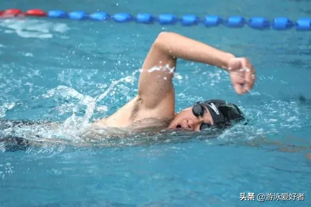 自由泳的呼吸技术,自由泳三划呼吸技术