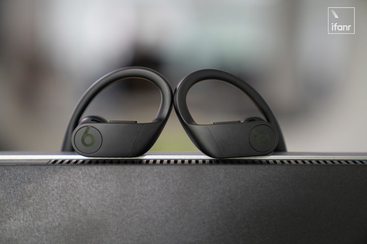 PowerbeatsPro评测：入耳版AirPods，唱、跳、Rap、篮球样样行