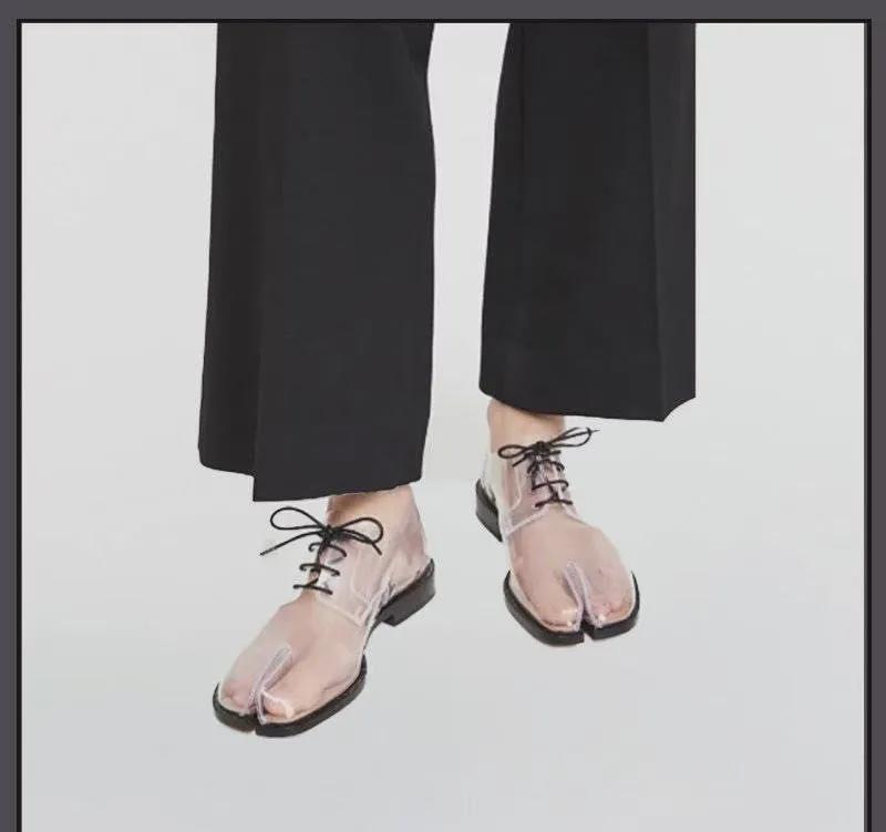 花5000块钱买个猪蹄子鞋穿,我已经跟不上潮流了…