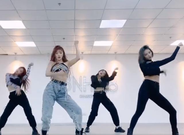 孔雪儿许佳琪戴萌许杨玉琢完整版,孔雪儿许佳琪戴萌许杨玉琢视频