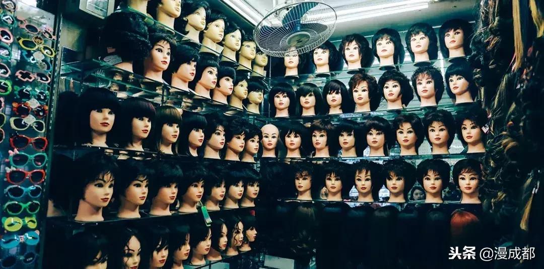 据说不来这里就白来成都，你一定没有见过这么魔幻又传奇的荷花池